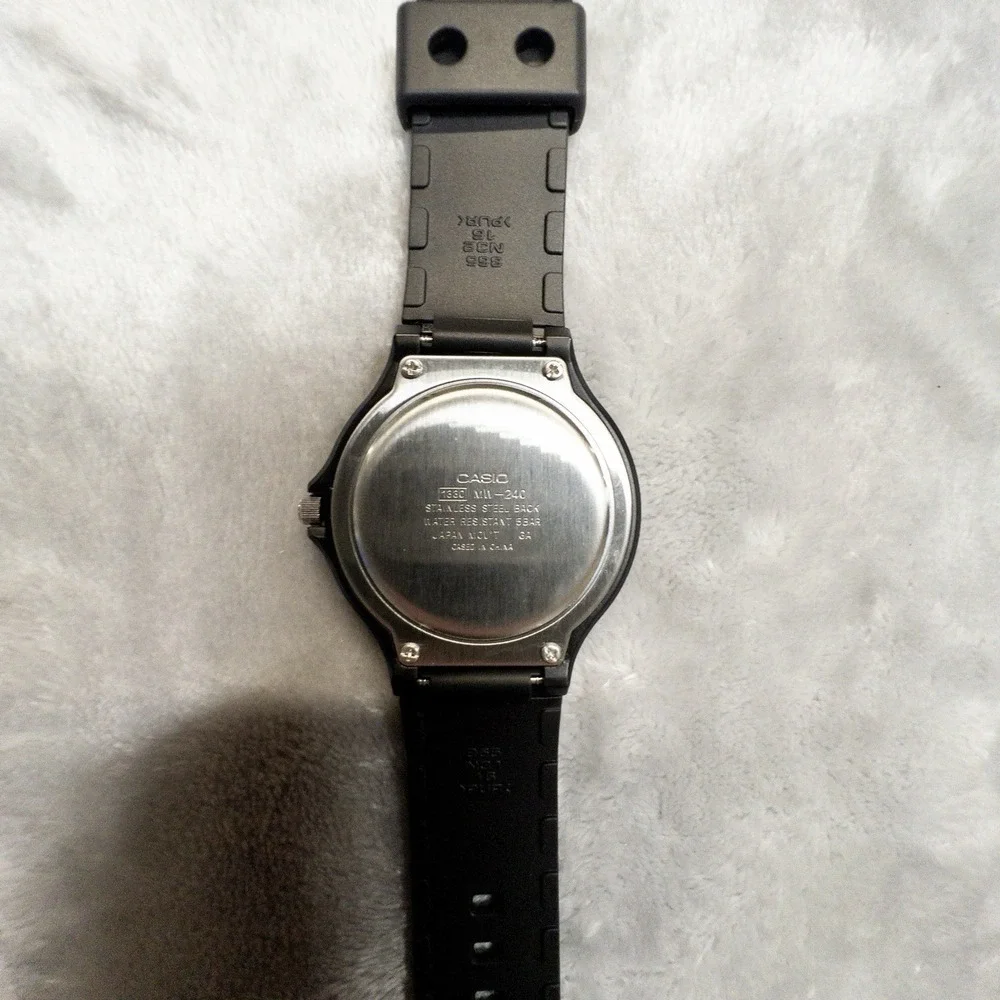 Casio MW240-1E2V Mens 41mm Watch Black And Gold